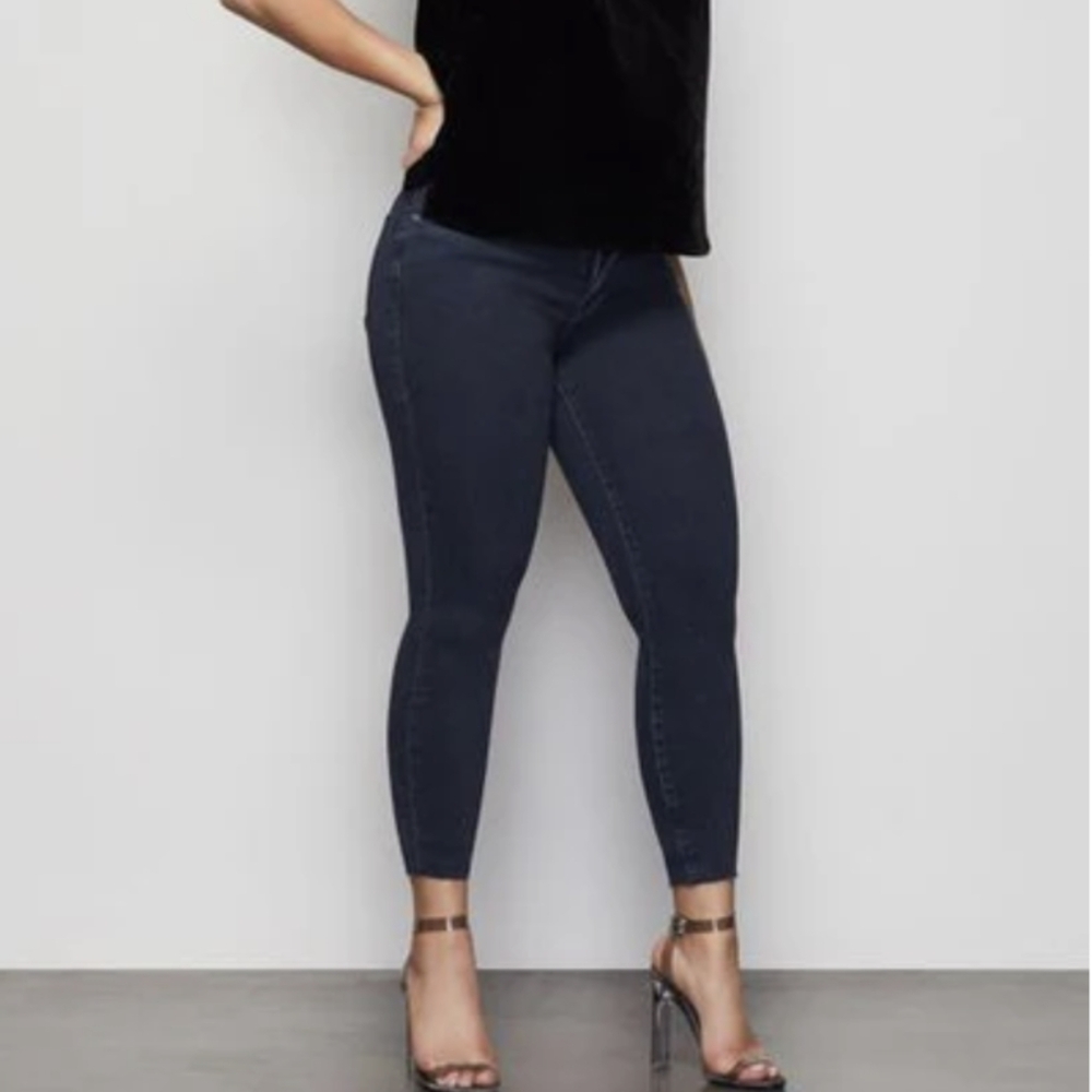 Good American Good Legs Crop Raw Edge Skinny Jeans in Color Blue344